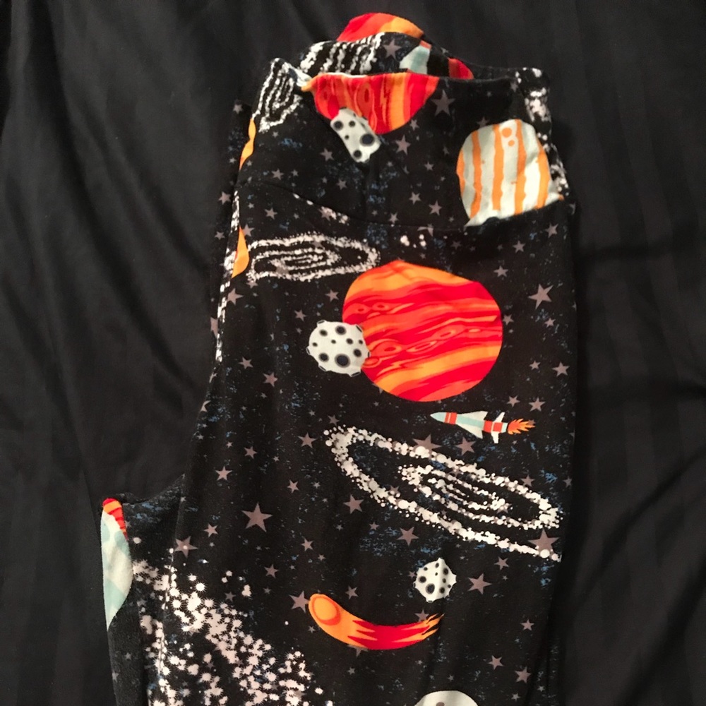 TC Lularoe black outer space planet leggings